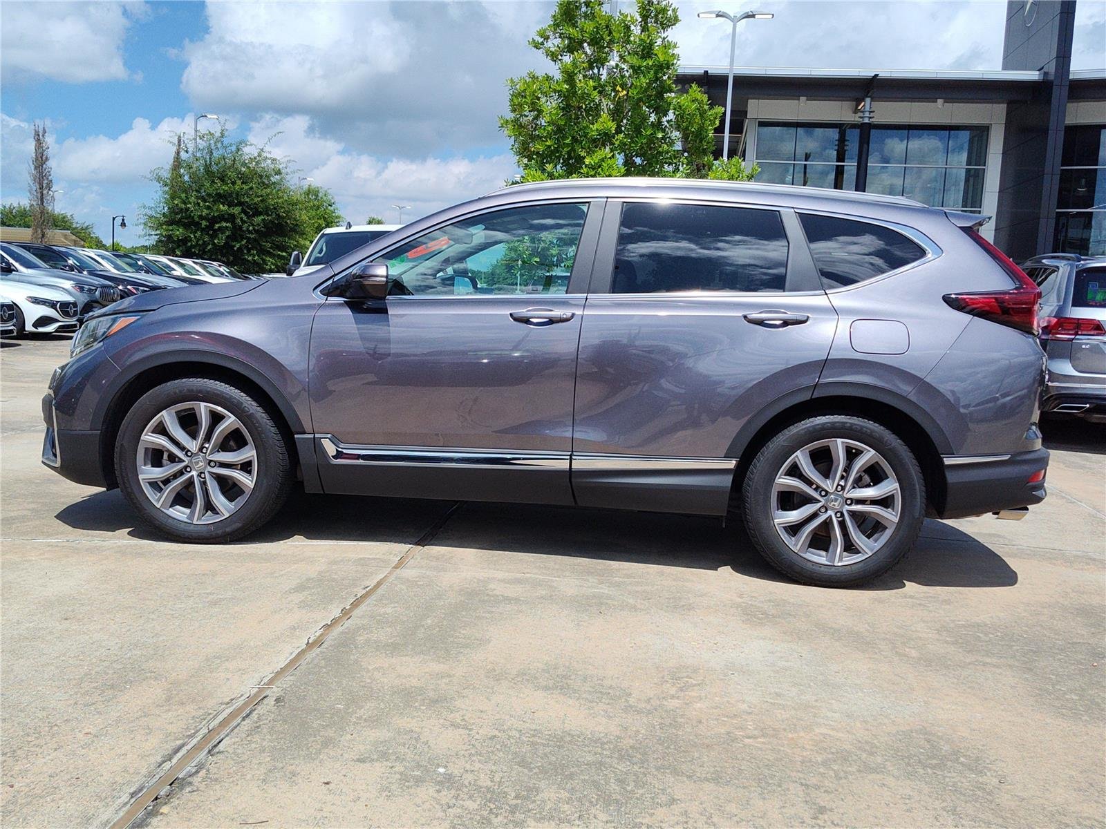 Used 2020 Modern Steel Metallic Honda Touring image 3