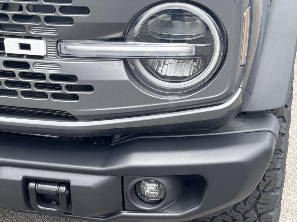 New 2025 Carbonized Gray Metallic Ford Badlands image 13