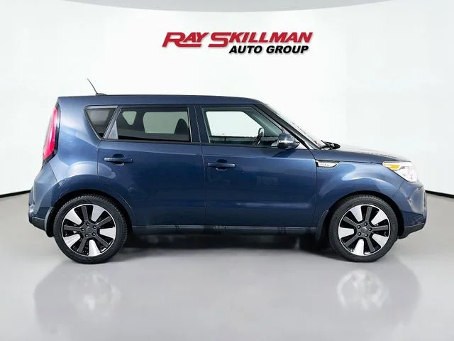 Used 2015 Blue Kia Exclaim image 8