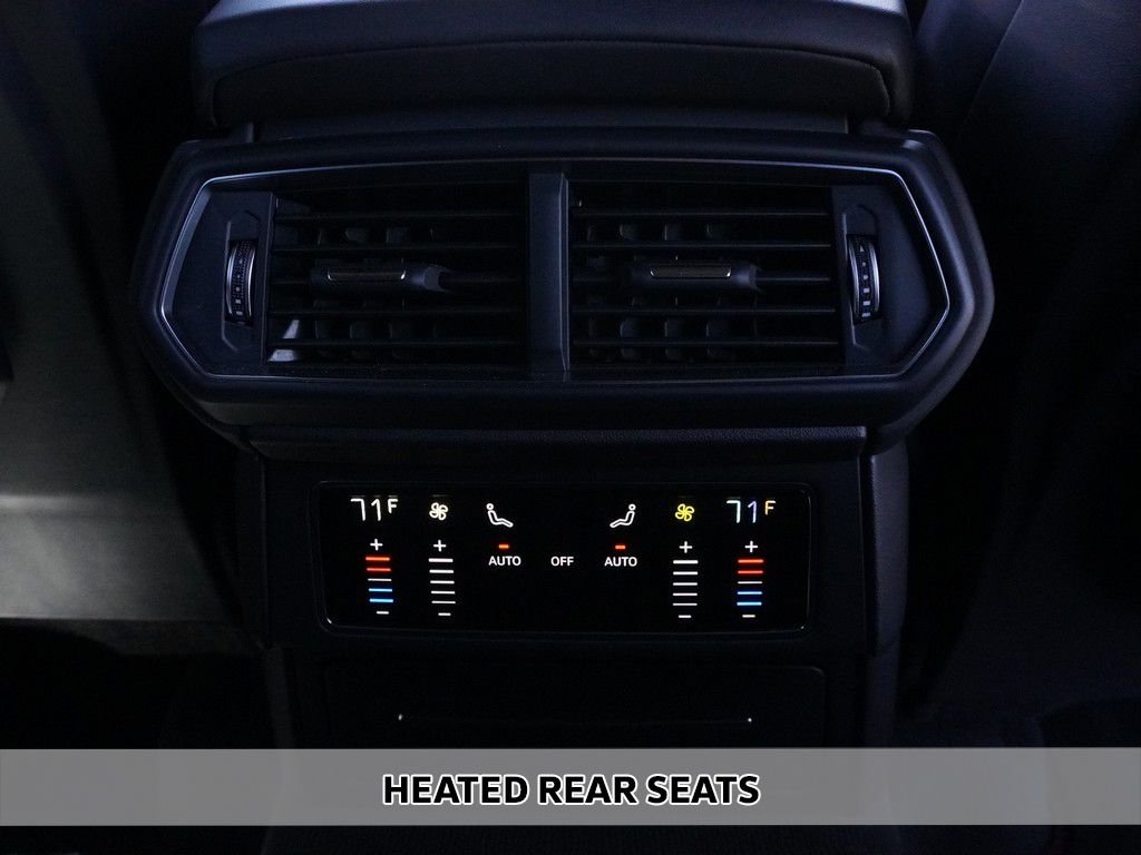 Used 2020 Black Lamborghini Base image 11