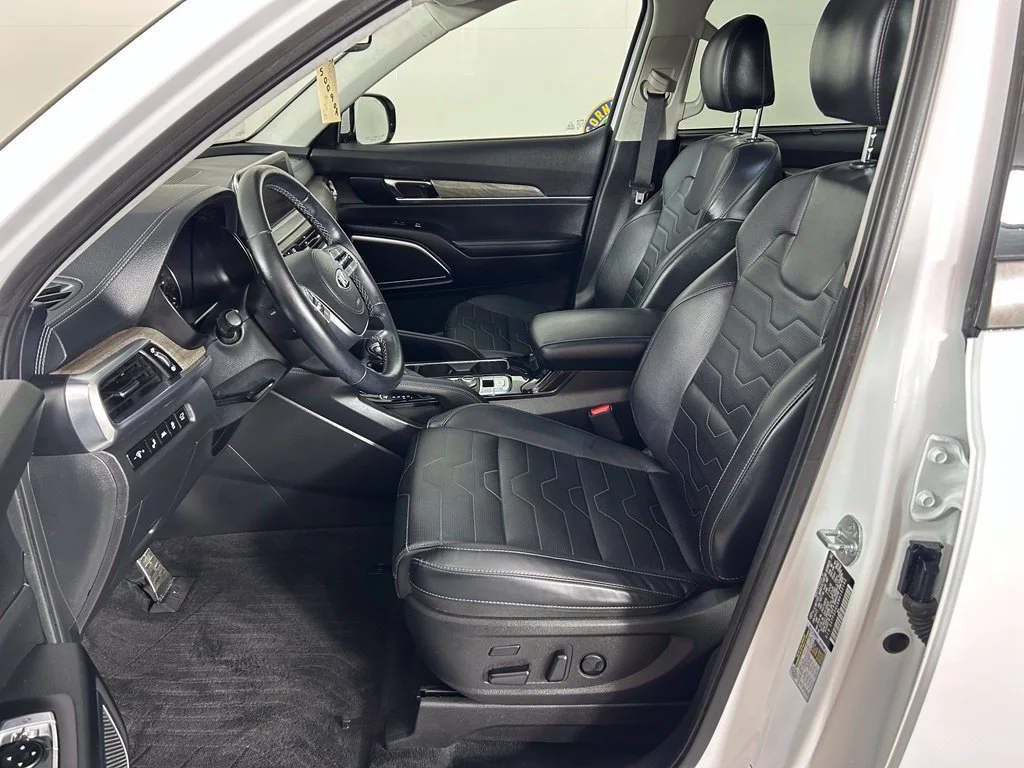 Used 2021 White Kia SX image 11