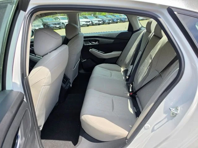 New 2026 Platinum White Pearl Honda SE image 7