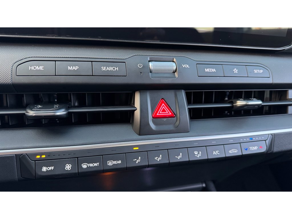 New 2026 Snow White Pearl Kia LXS image 18