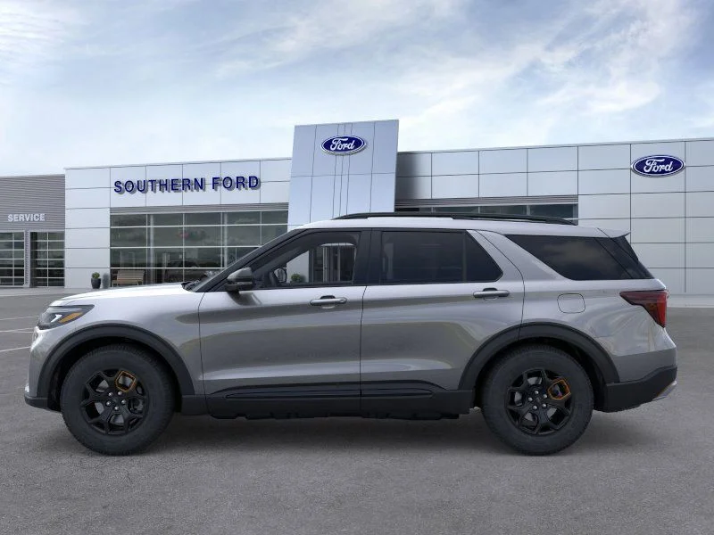 New 2026 Carbonized Gray Metallic Ford Tremor image 3
