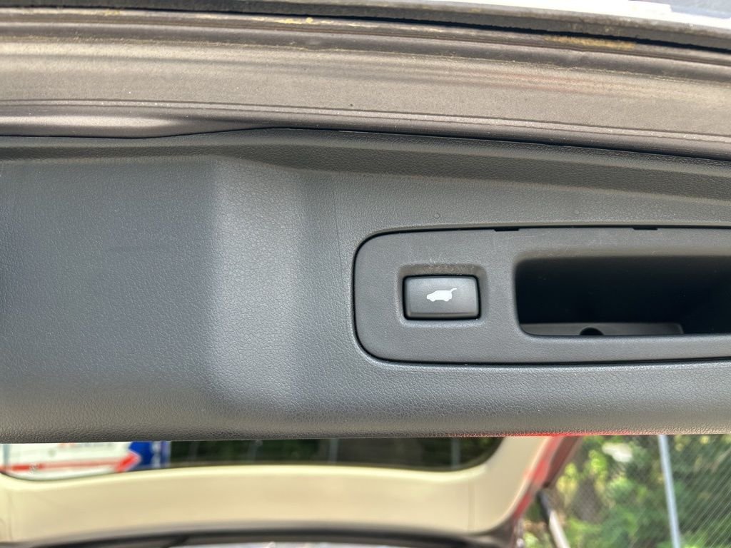 Used 2016  Honda Touring image 31