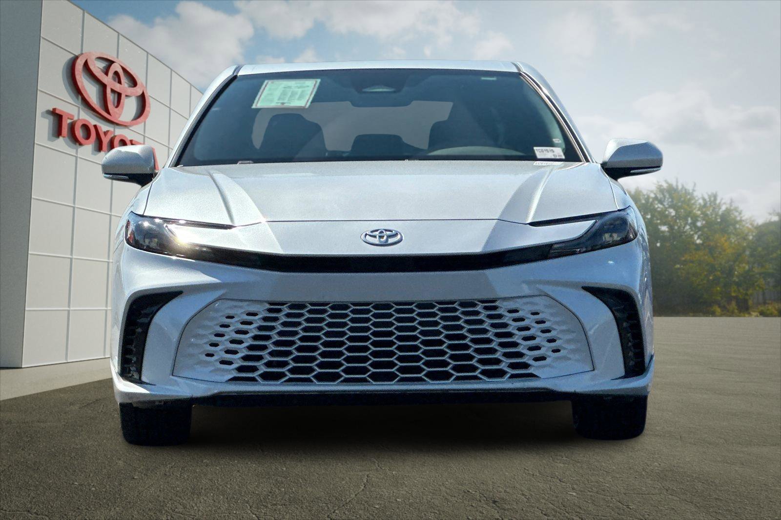 2025 Toyota Camry XSE - Photo 8