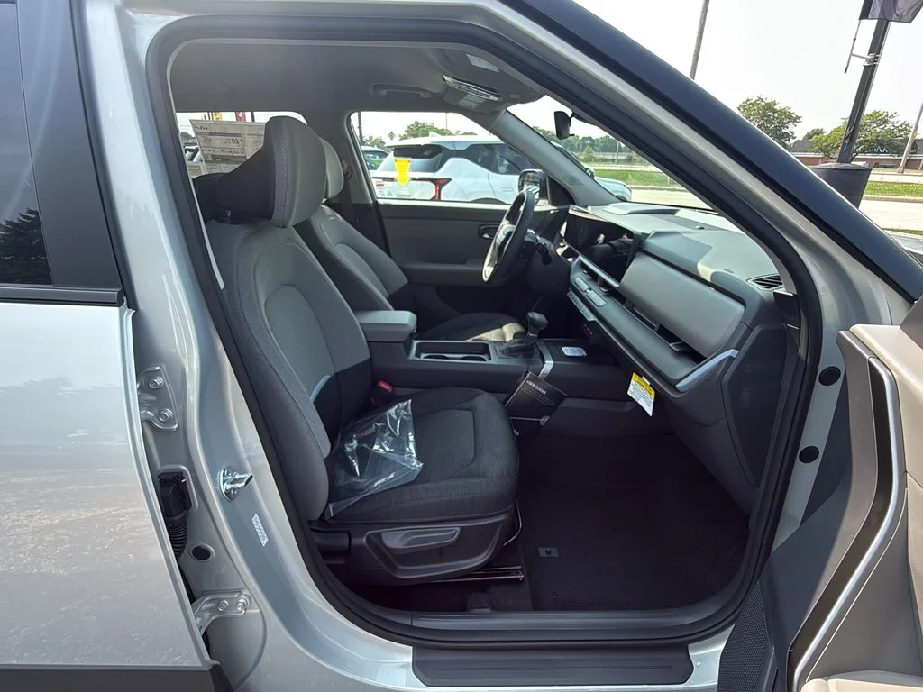 New 2027 White Kia S image 26