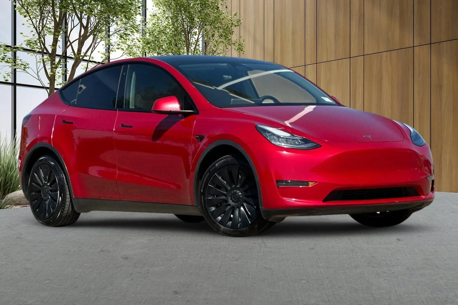 Used 2020 Red Tesla Long Range image 2
