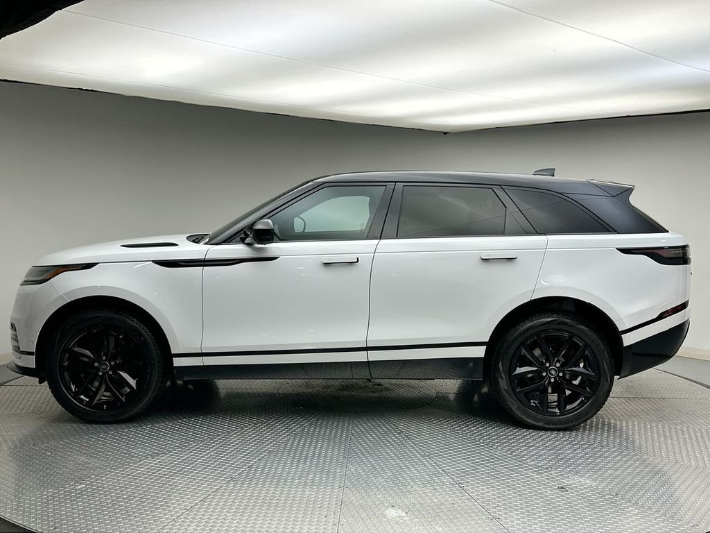 Used 2026 Fuji White Land Rover Dynamic SE image 2