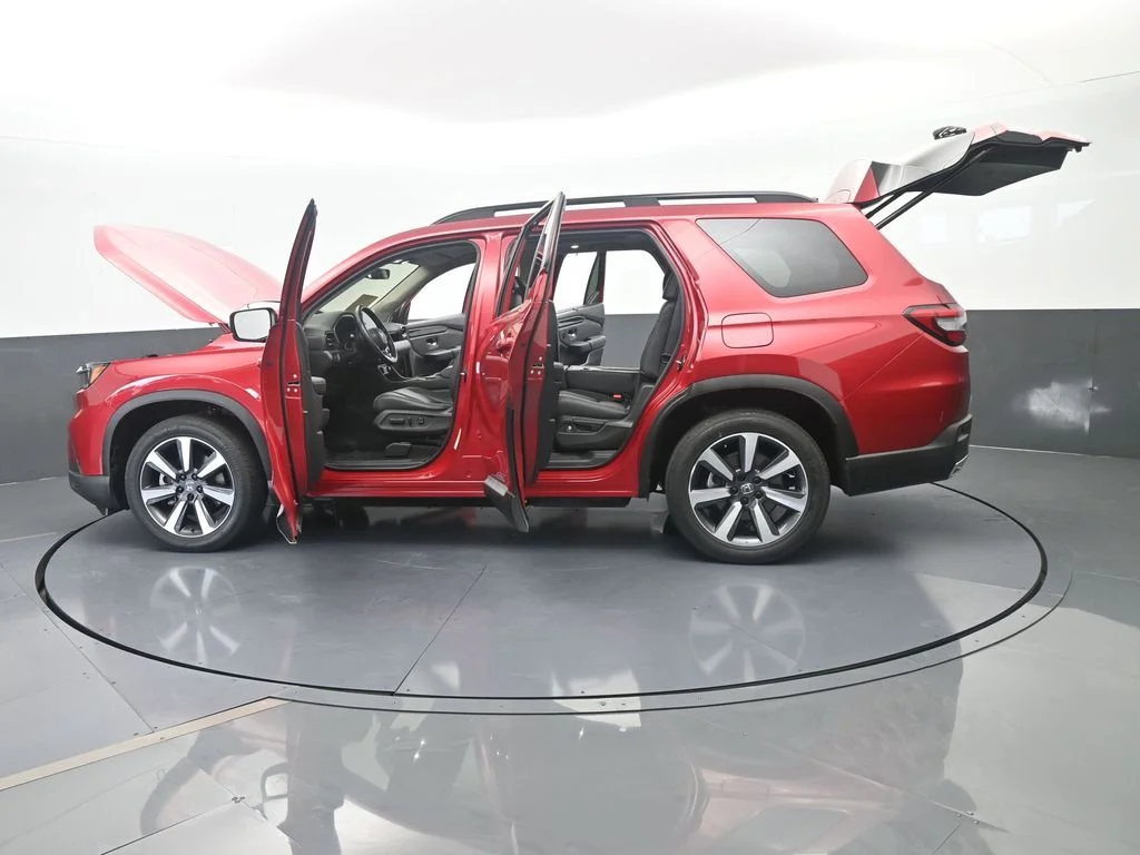 Used 2024 Radiant Red Metallic II Honda Touring image 82