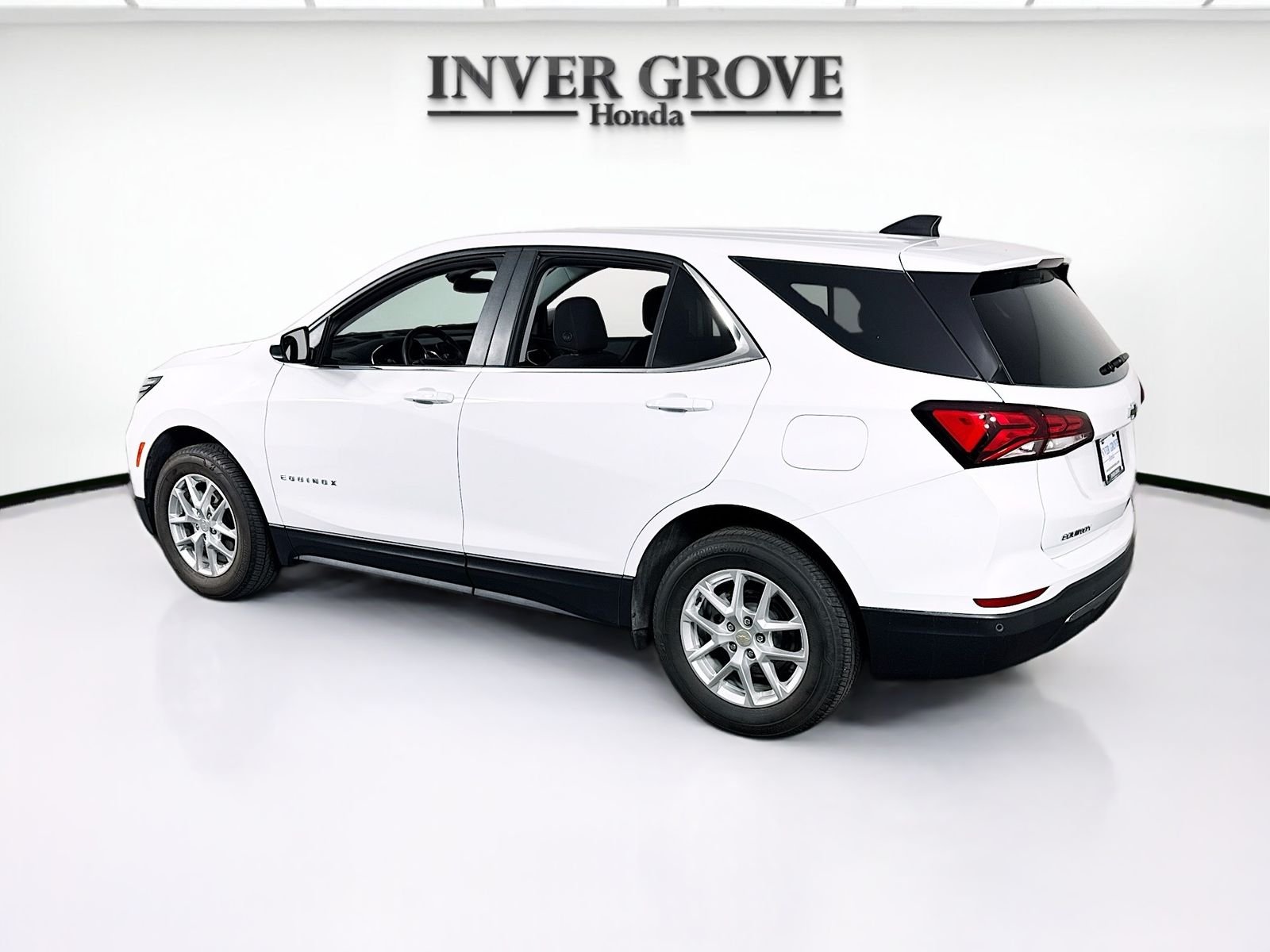 Used 2023 Summit White Chevrolet LT image 7