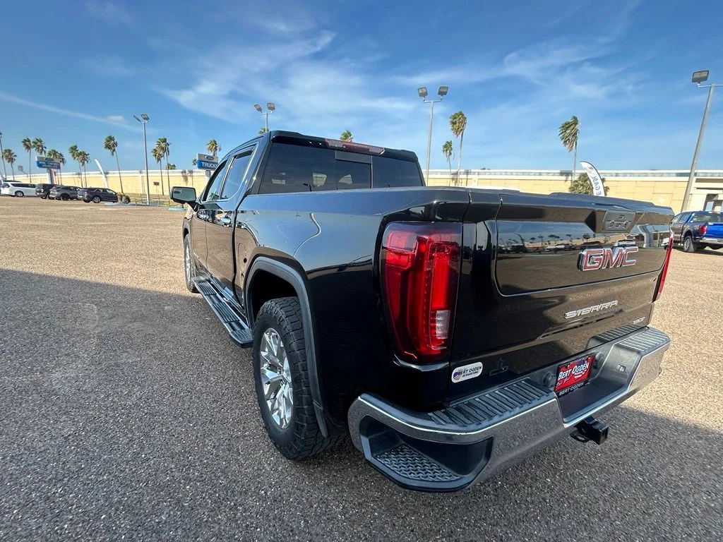 Used 2020 Black GMC SLT image 4