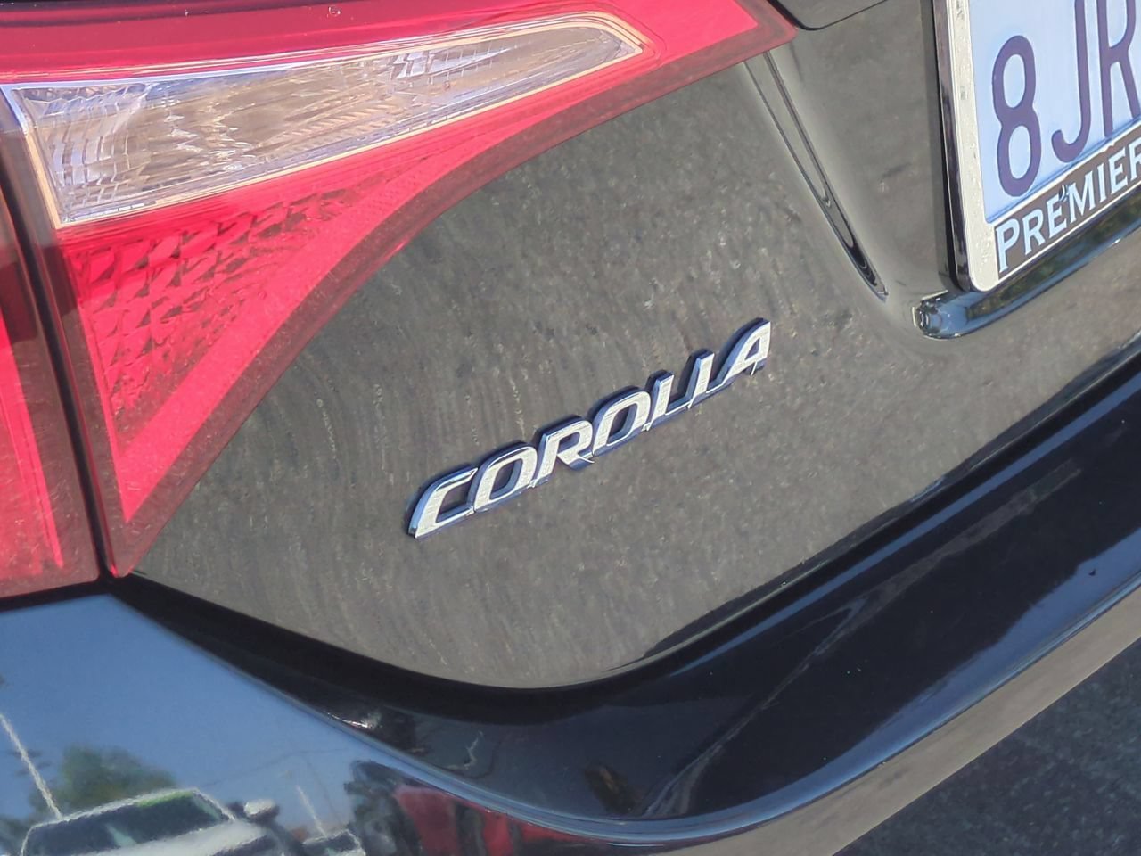 Used 2018 Black Toyota L image 29