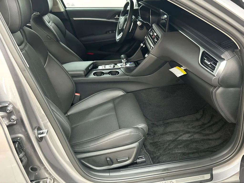 Used 2026 Silver Genesis 2.5T image 18