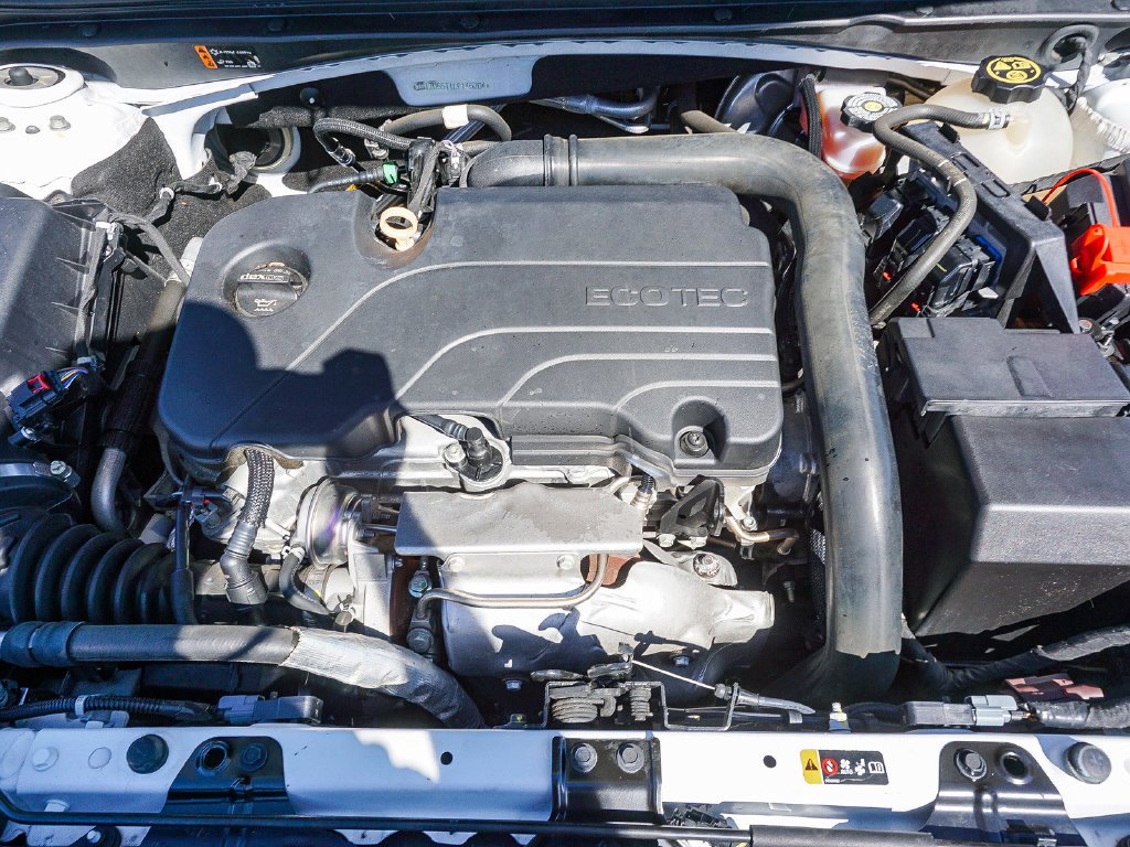 Used 2020 White Chevrolet LT image 25