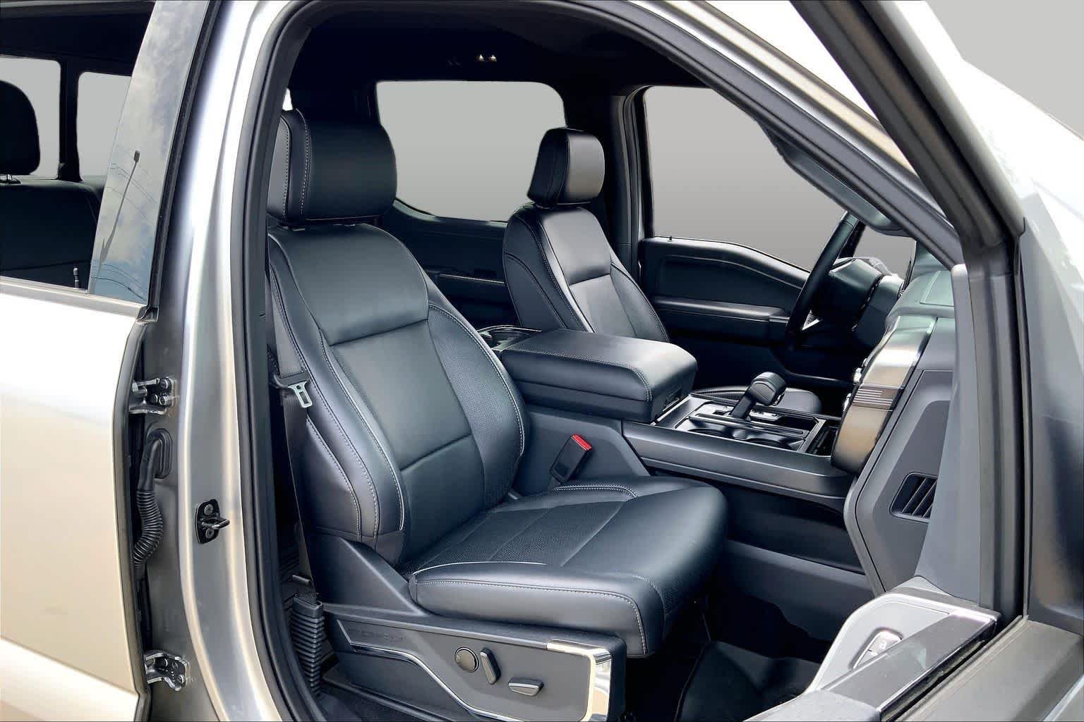 Used 2024 Iconic Silver Metallic Ford LARIAT image 8