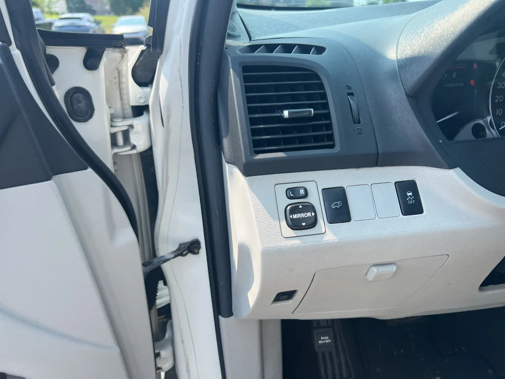 Used 2012 Blizzard Pearl Toyota Limited image 8