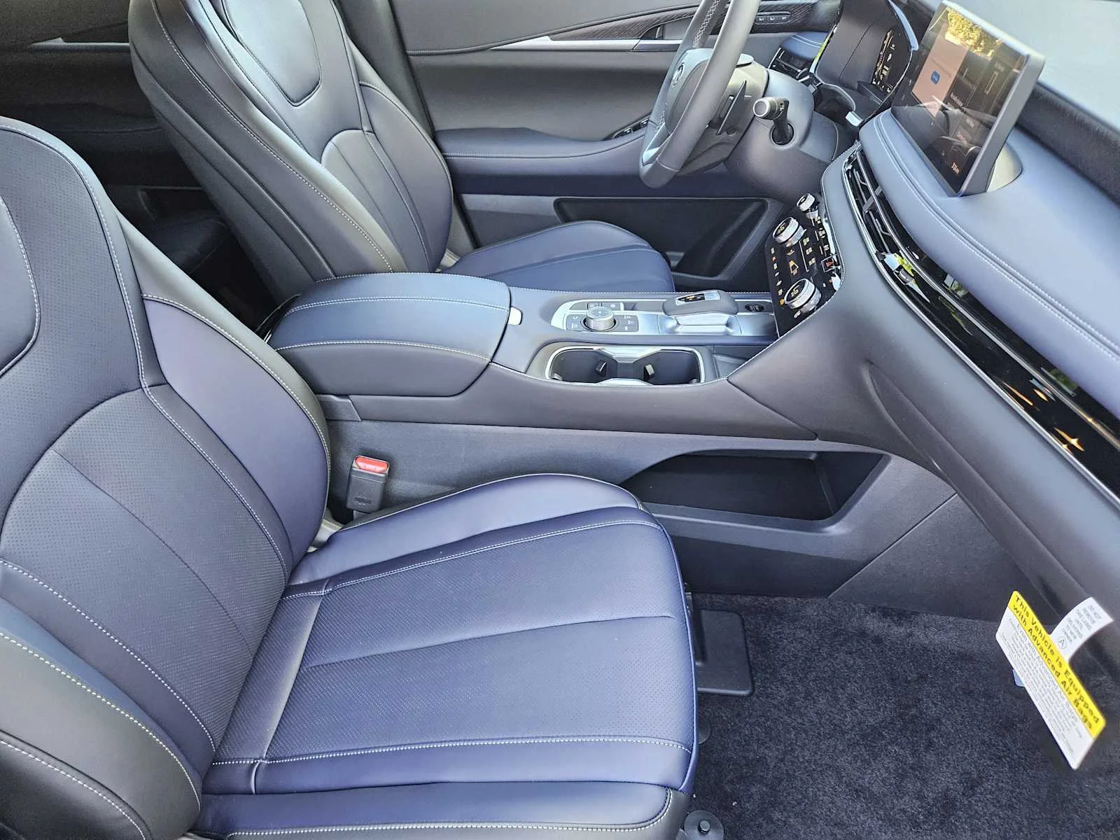 New 2026 RADIANT WHITE INFINITI Sport AWD image 9
