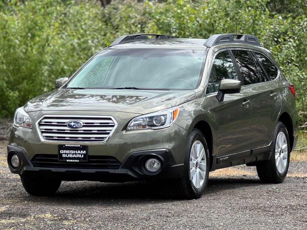 Used 2017 Wilderness Green Metallic Subaru 2.5i Premium image 2