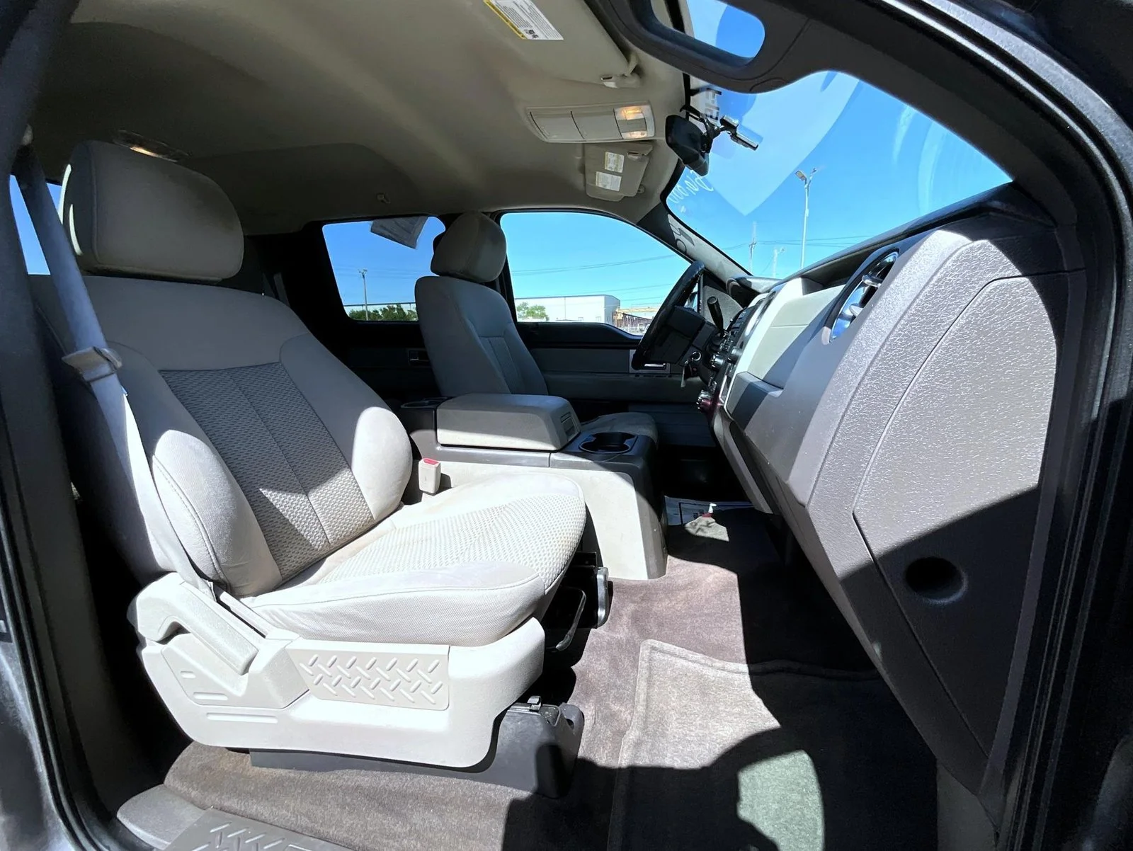 Used 2010 Gray Ford XL image 17