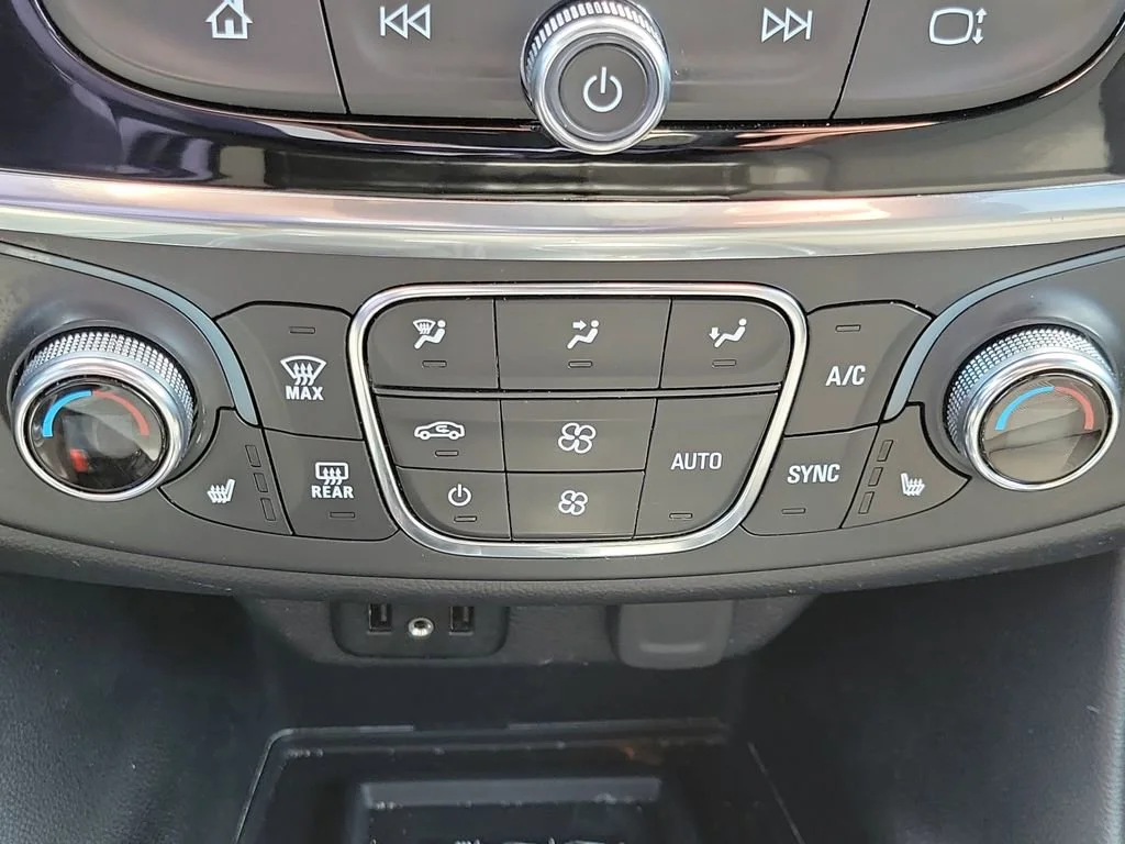 2023 Chevrolet Traverse 1LT - Photo 32