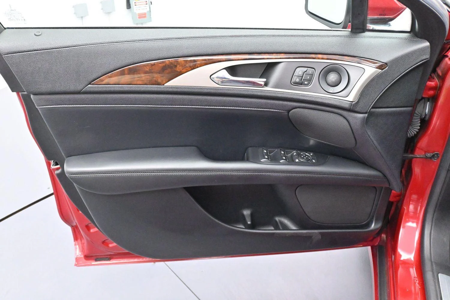 Used 2020 Red Carpet Metallic Tinted Clearcoat Lincoln Reserve image 11