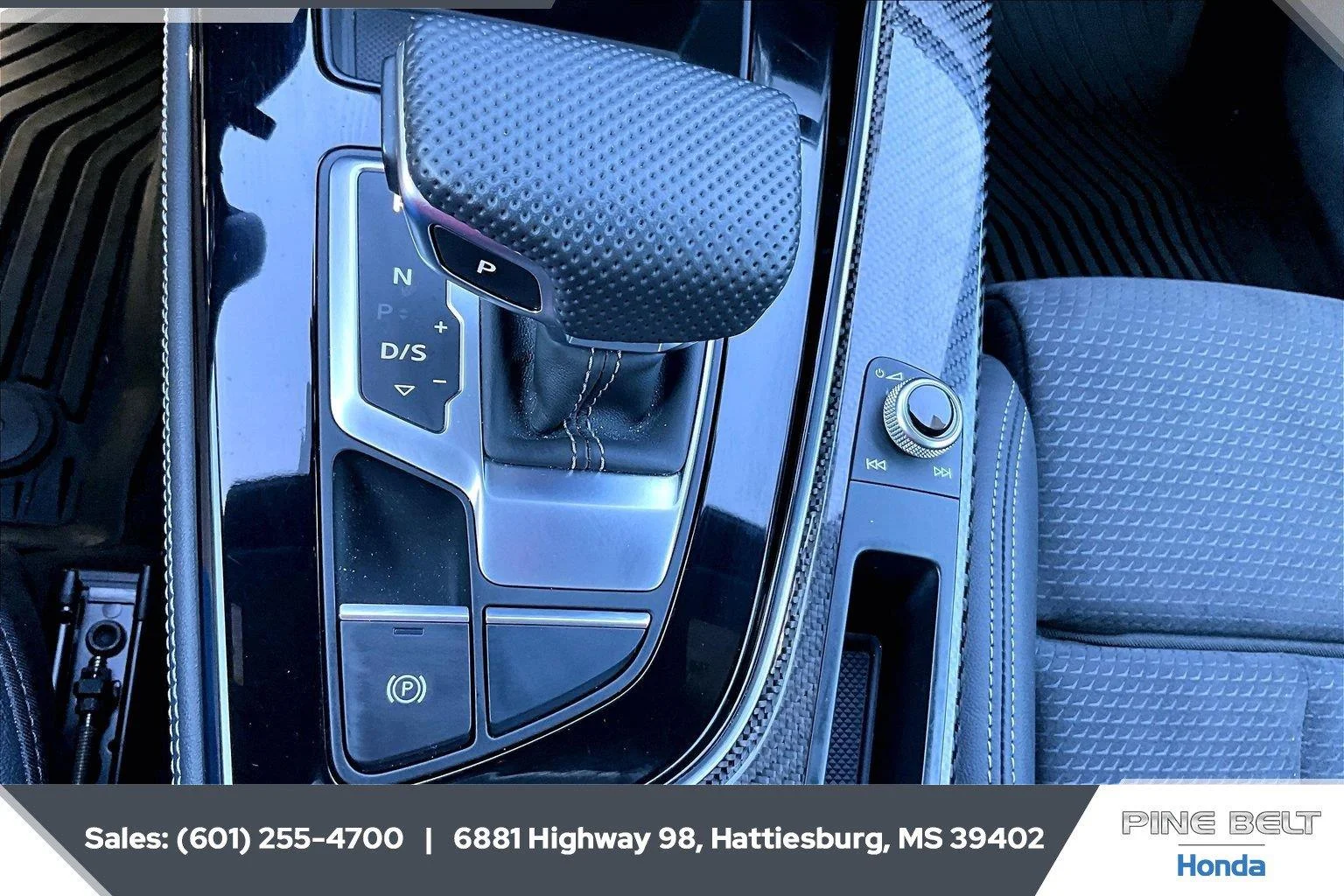 Used 2025 Daytona Gray Pearl Effect Audi S line Premium Plus image 22