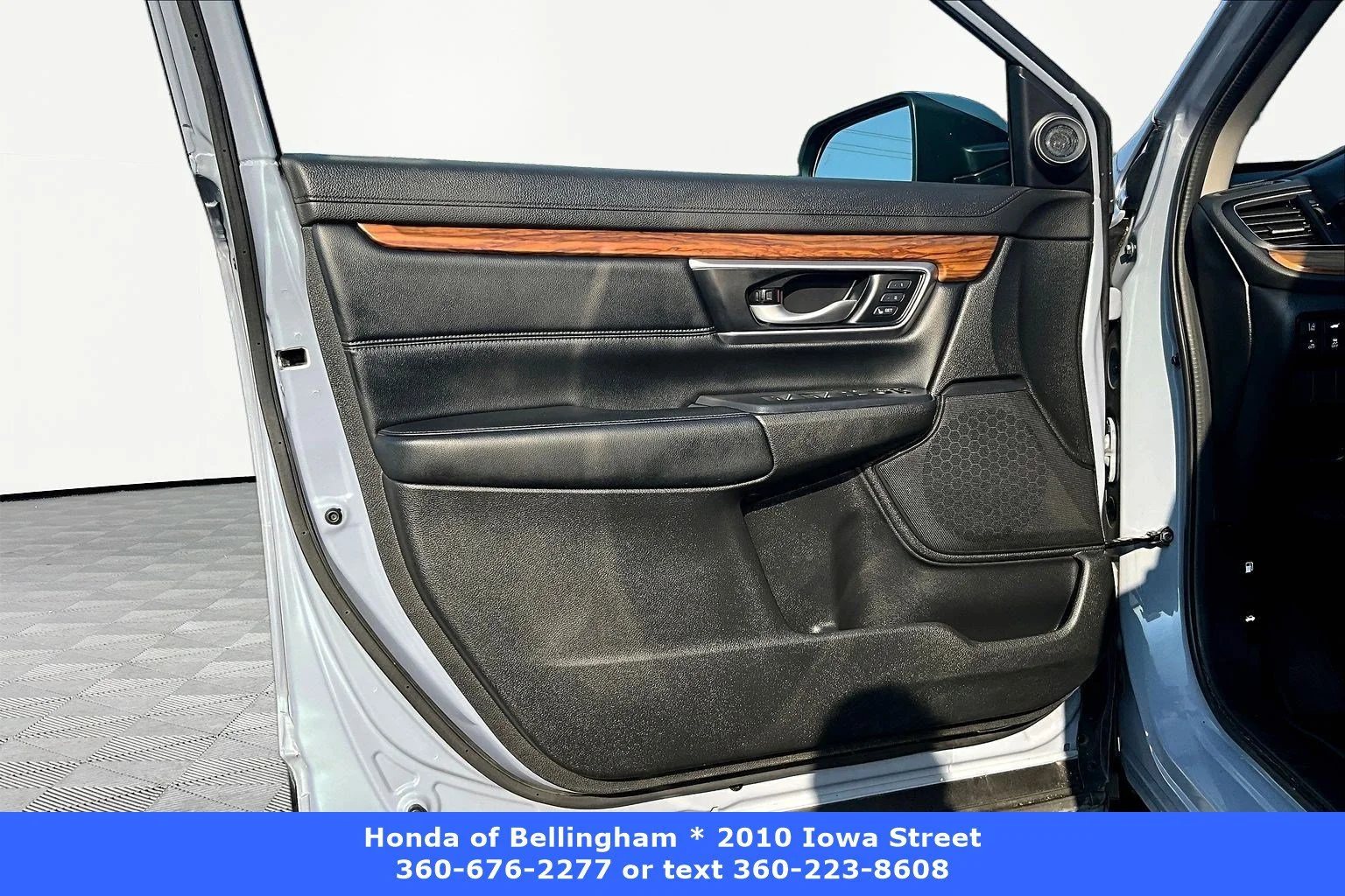 Certified Used 2022 Gray Pearl Honda Touring image 18