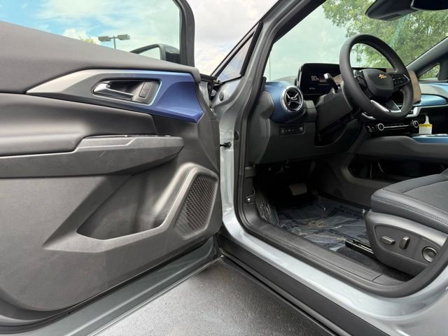 2025 Chevrolet Equinox EV LT - Photo 18