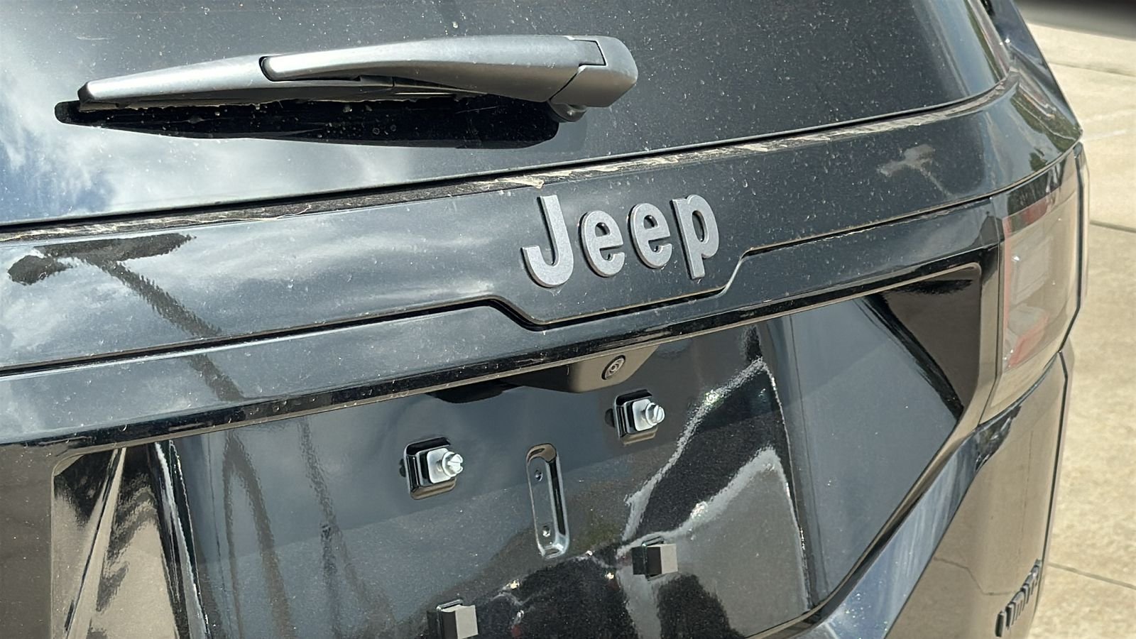 New 2026 Diamond Black Crystal Pearl-Coat Exterior Paint Jeep Limited image 11