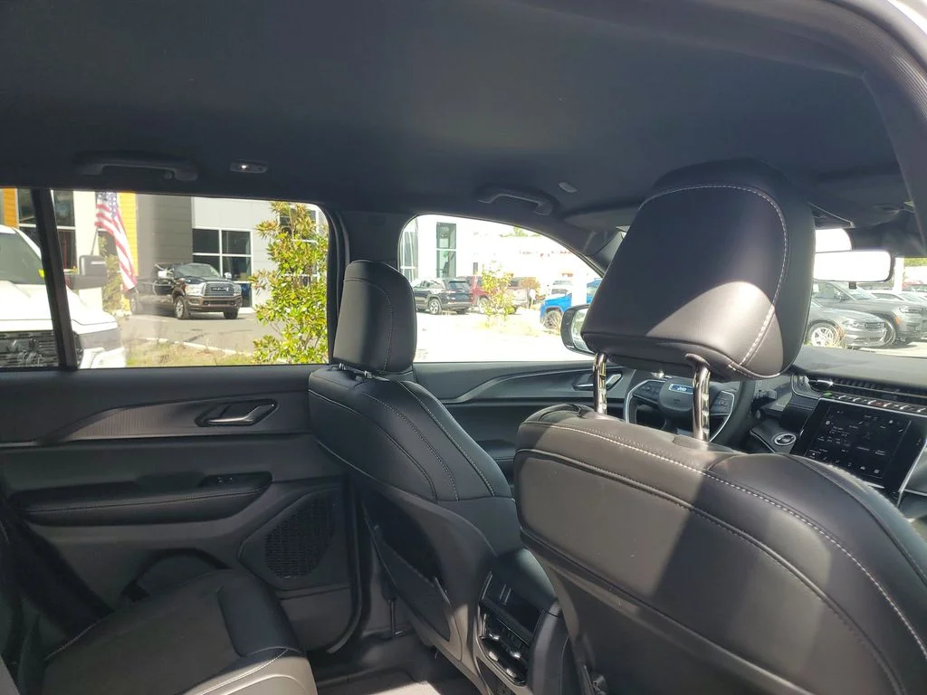 2025 Jeep Grand Cherokee Altitude - Photo 27