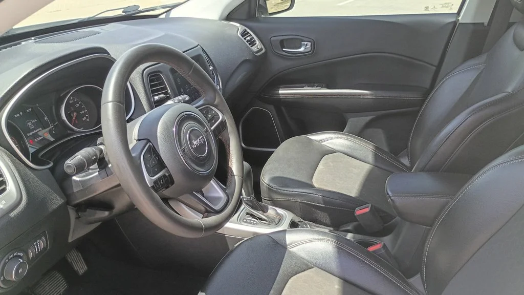 Used 2021 White Jeep Latitude image 18