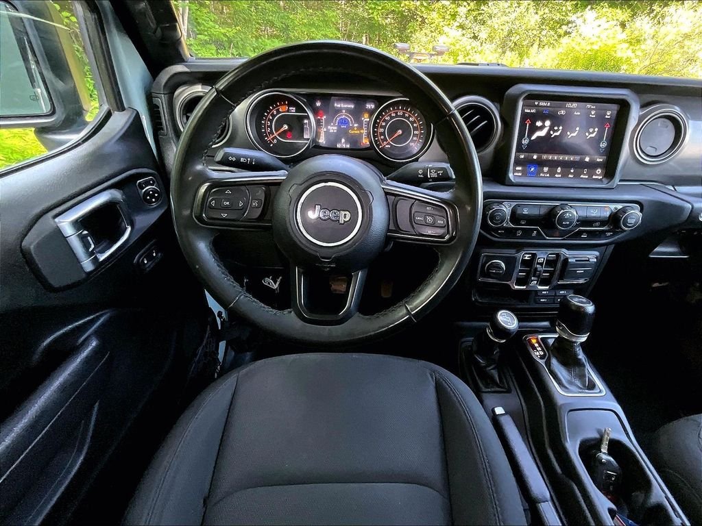 Used 2023 Earl Clearcoat Jeep Sport S image 17