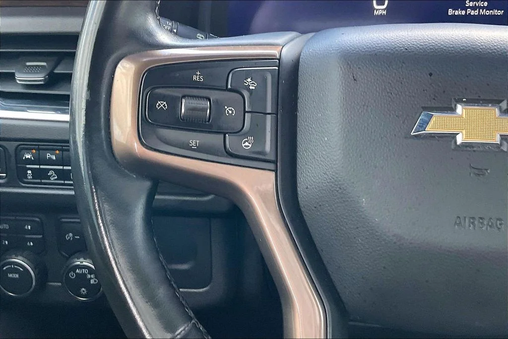 Used 2023 Green Chevrolet High Country image 10