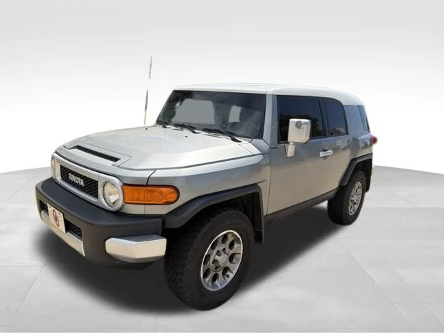 Used 2011 Silver Toyota Base image 8