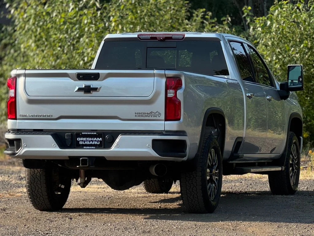 Used 2022 Silver Ice Metallic Chevrolet High Country image 7