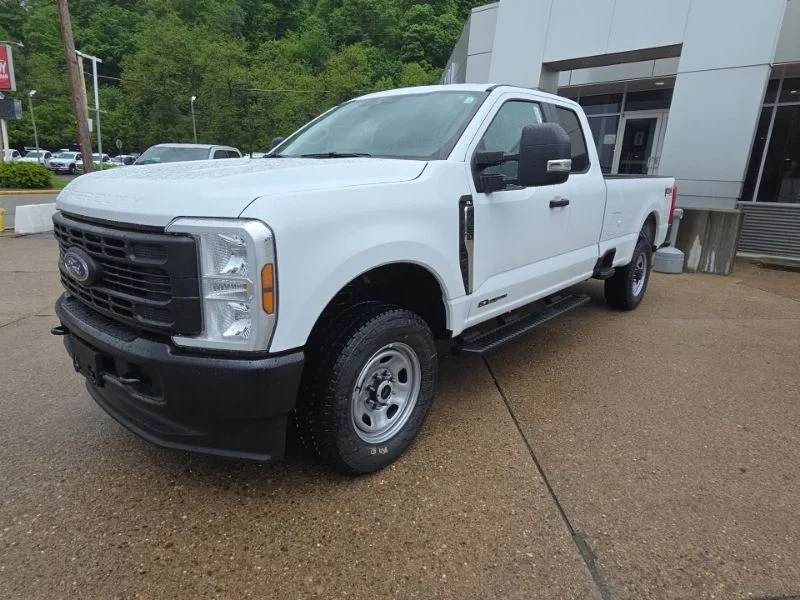 New 2026 Oxford White Ford F-350® XL image 3