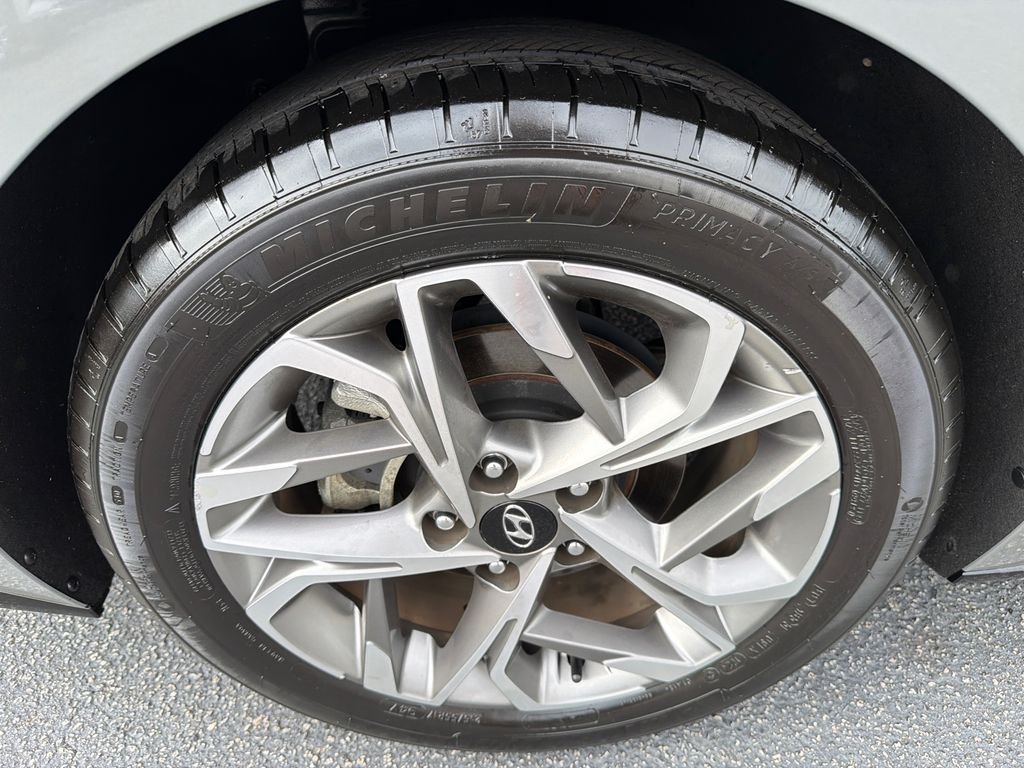 Used 2022 Gray Hyundai SEL image 17