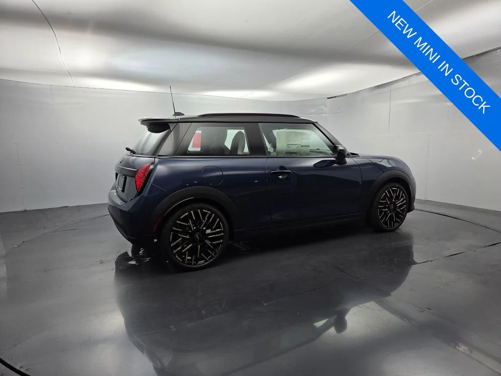 New 2026 Blue MINI Signature Plus image 5