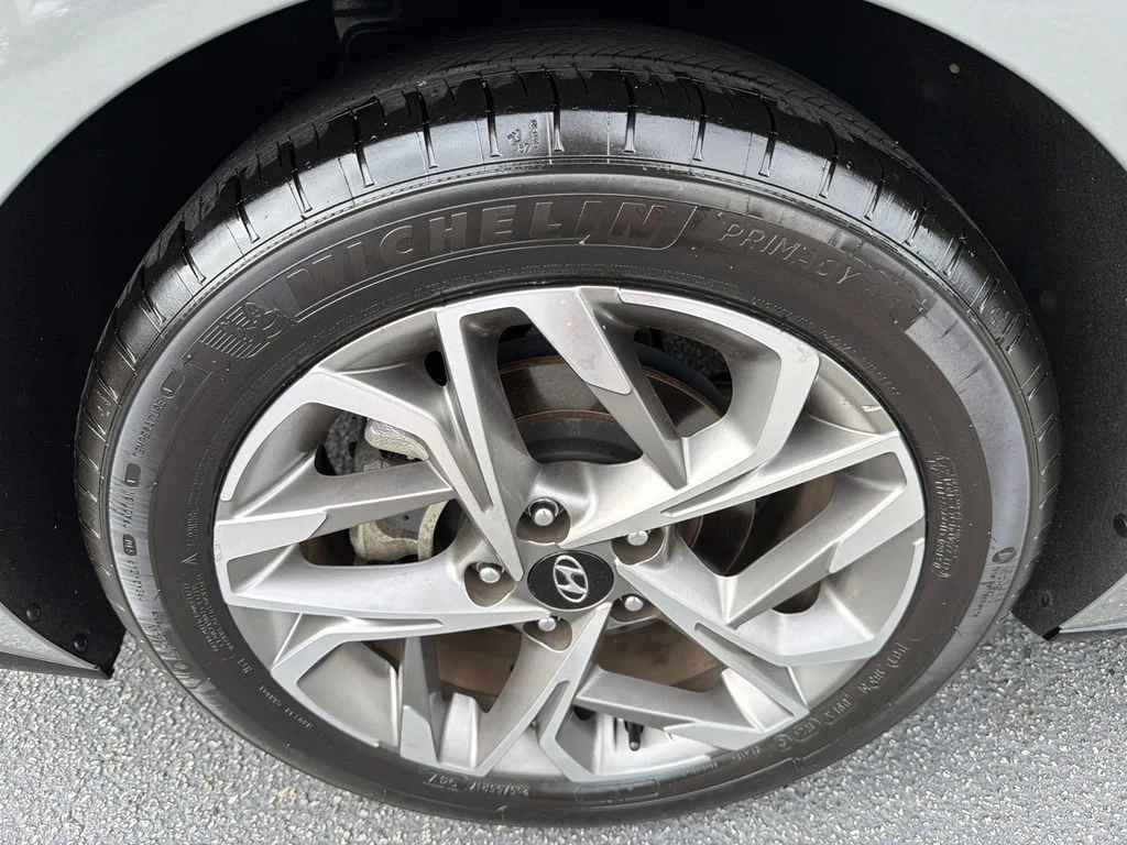 Used 2022 Gray Hyundai SEL image 17