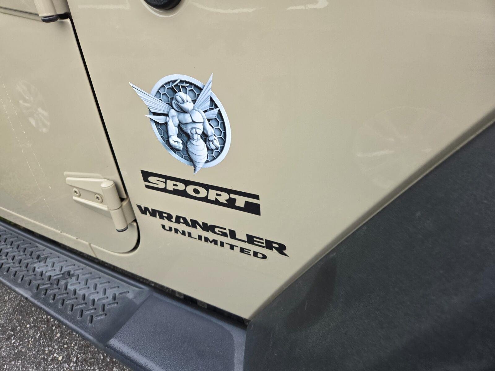 Used 2017 Tan Jeep Sport image 5