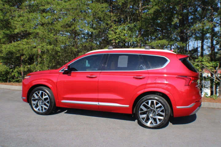 Used 2023 Red Hyundai Calligraphy image 3