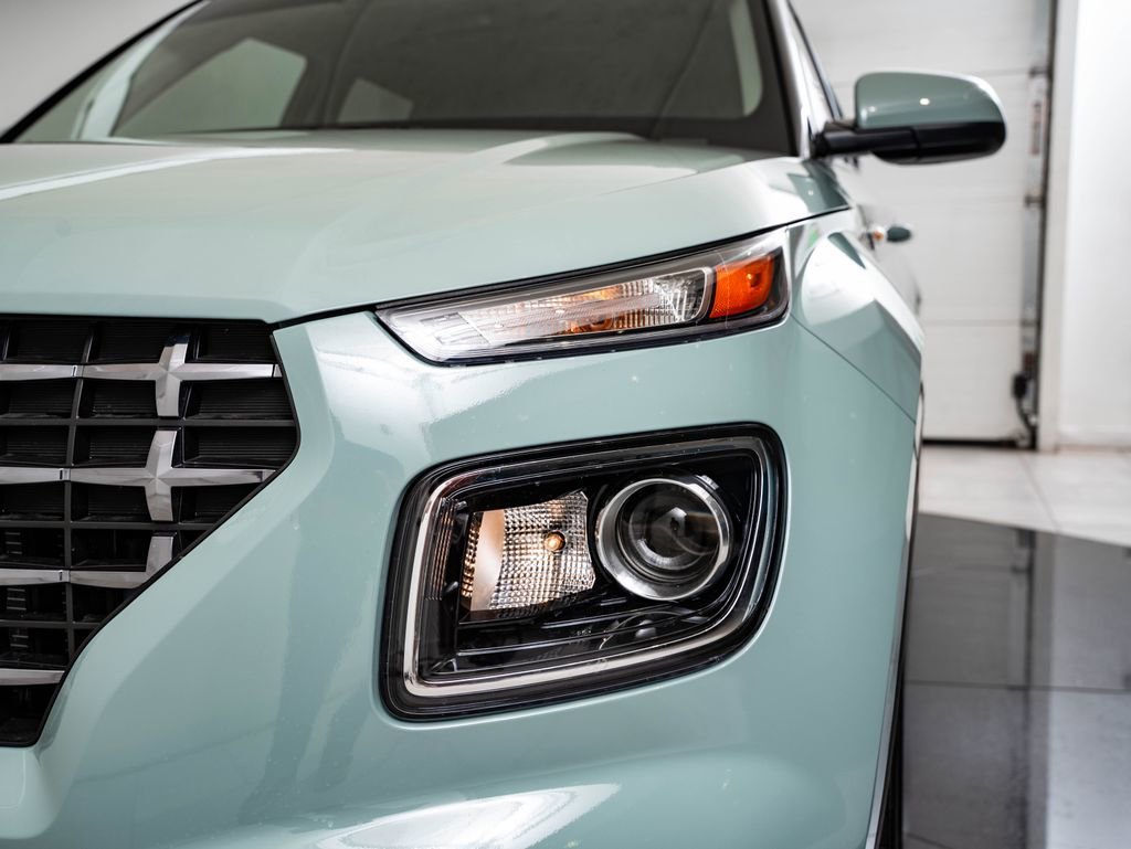 Used 2025 Mirage Green Hyundai SEL image 15