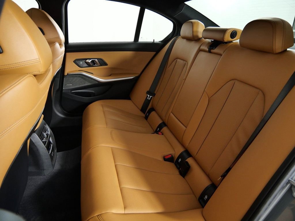 Used 2026 Skyscraper Grey Metallic BMW 330i xDrive image 32
