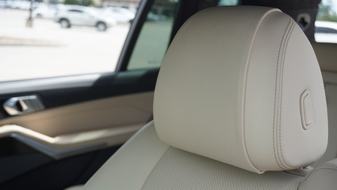 Used 2021 Blue BMW xDrive40i image 26