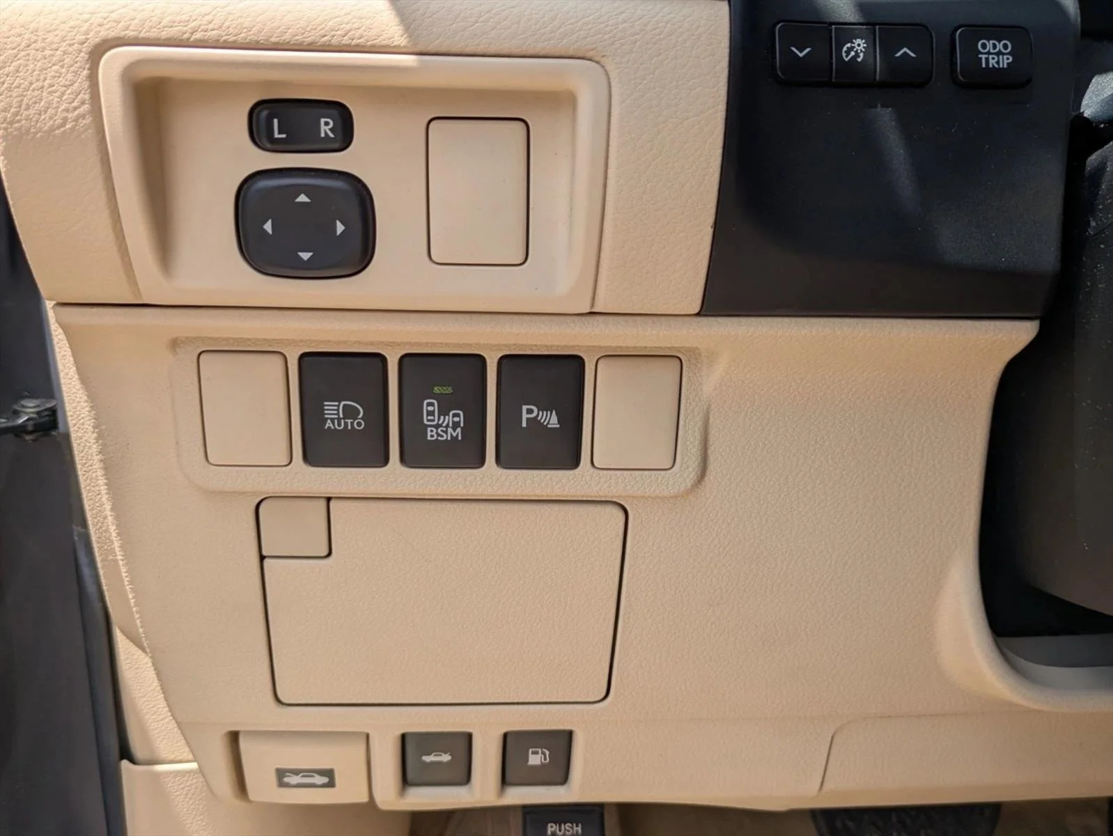 Used 2015 Nebula Gray Pearl Lexus  image 10