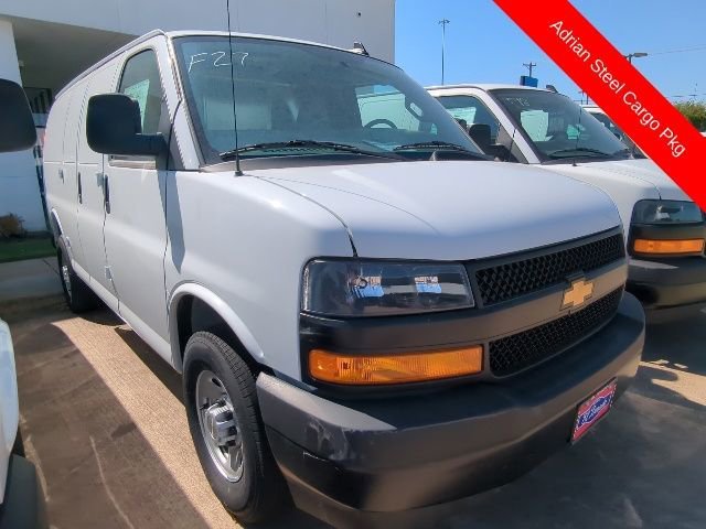 2025 Chevrolet Express 2500 Work Van HD's photo
