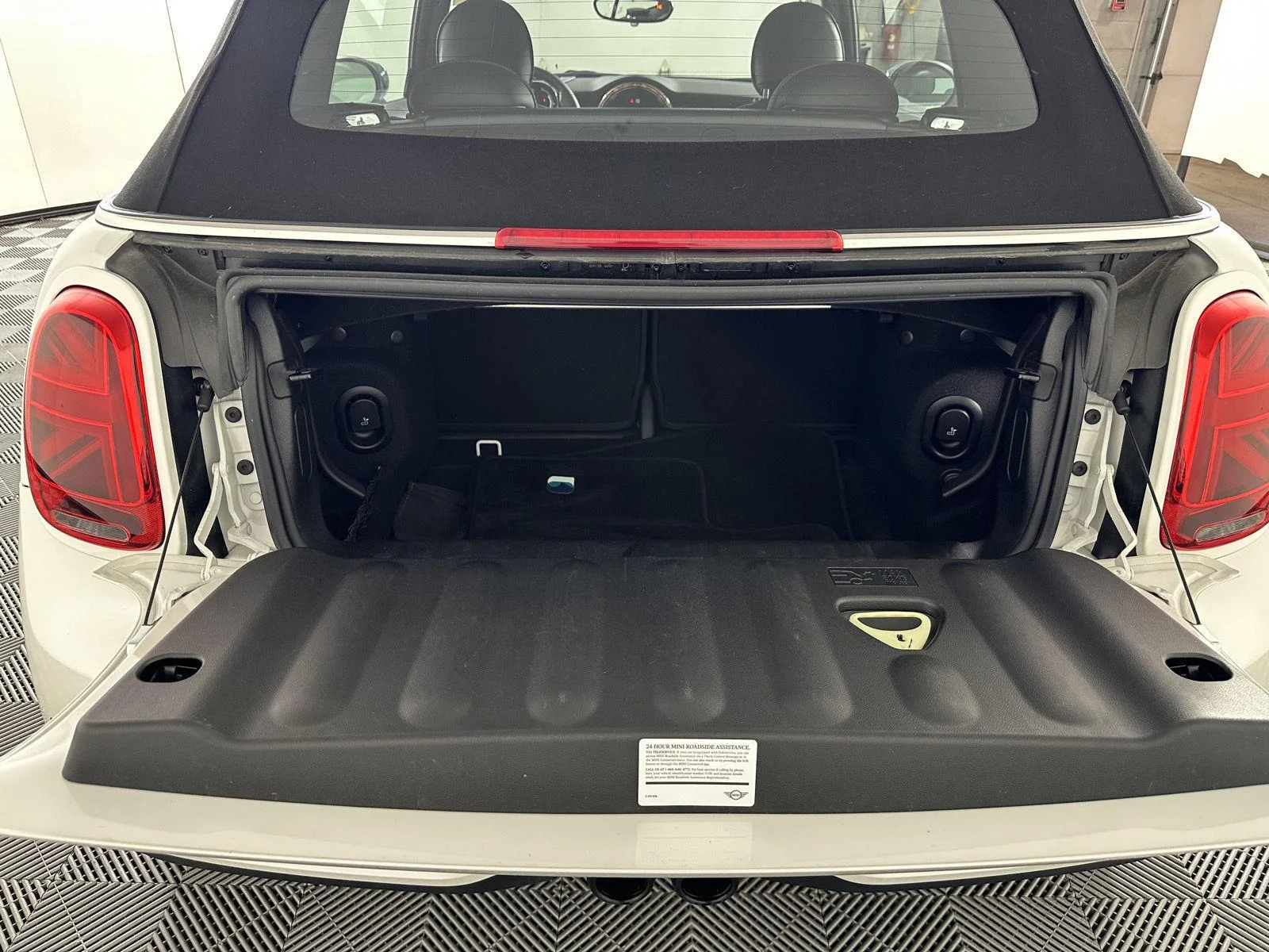 Used 2024 Nanuq White Metallic MINI Cooper S image 18