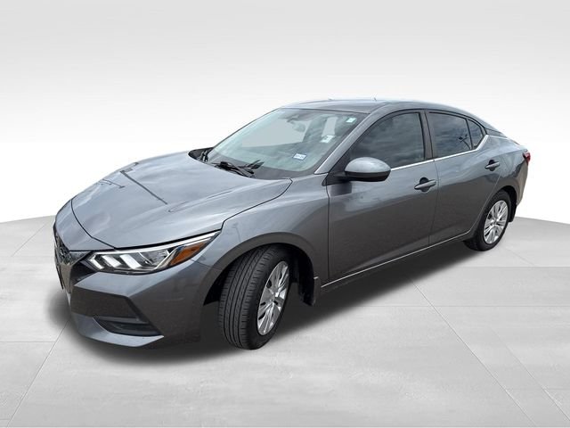 Used 2022 Gray Nissan S image 3