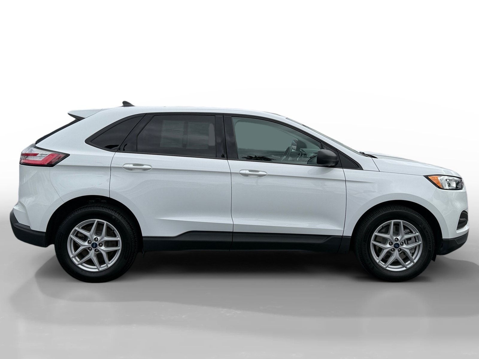 Used 2021 Oxford White Ford SE image 6